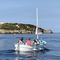 Embarquement en Pointus des élèves de 5ème patrimoine de Font de Filliol 